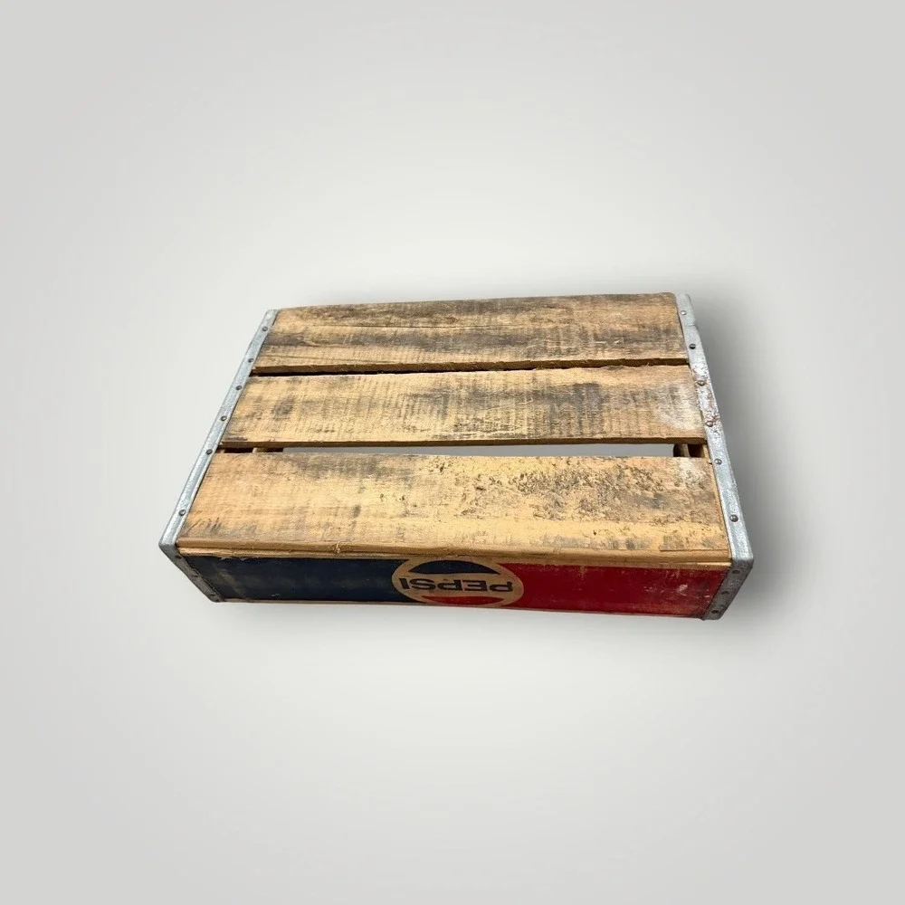 Pepsi Soda Vintage Crate Wood Red Blue Vintage Metal Corner 1/2L Americana Retro